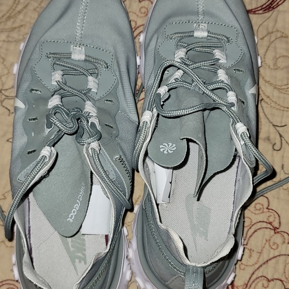 Nike women's sz 9 shoes - Picture 6 of 6